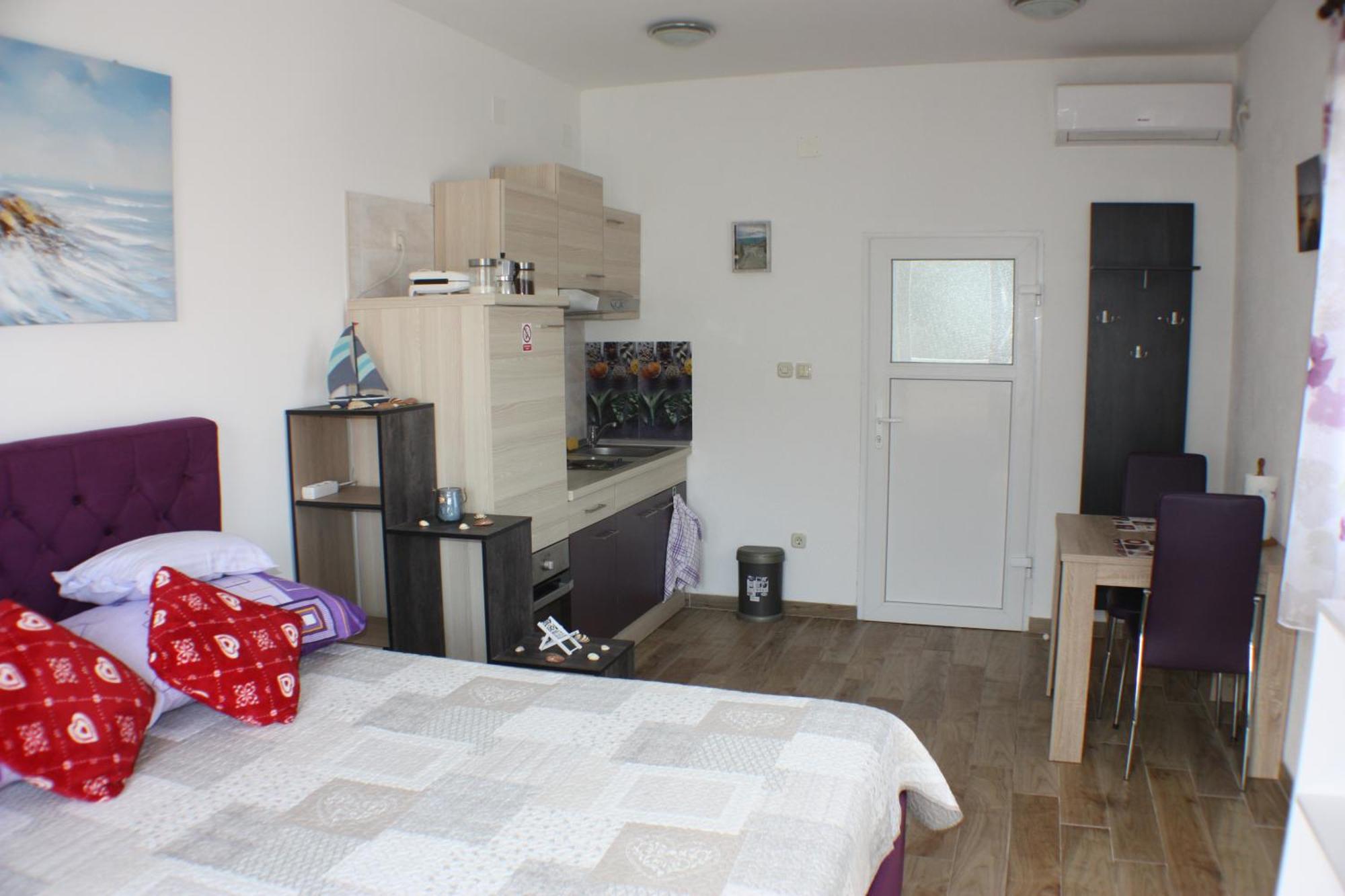 Jacqueline Apartma