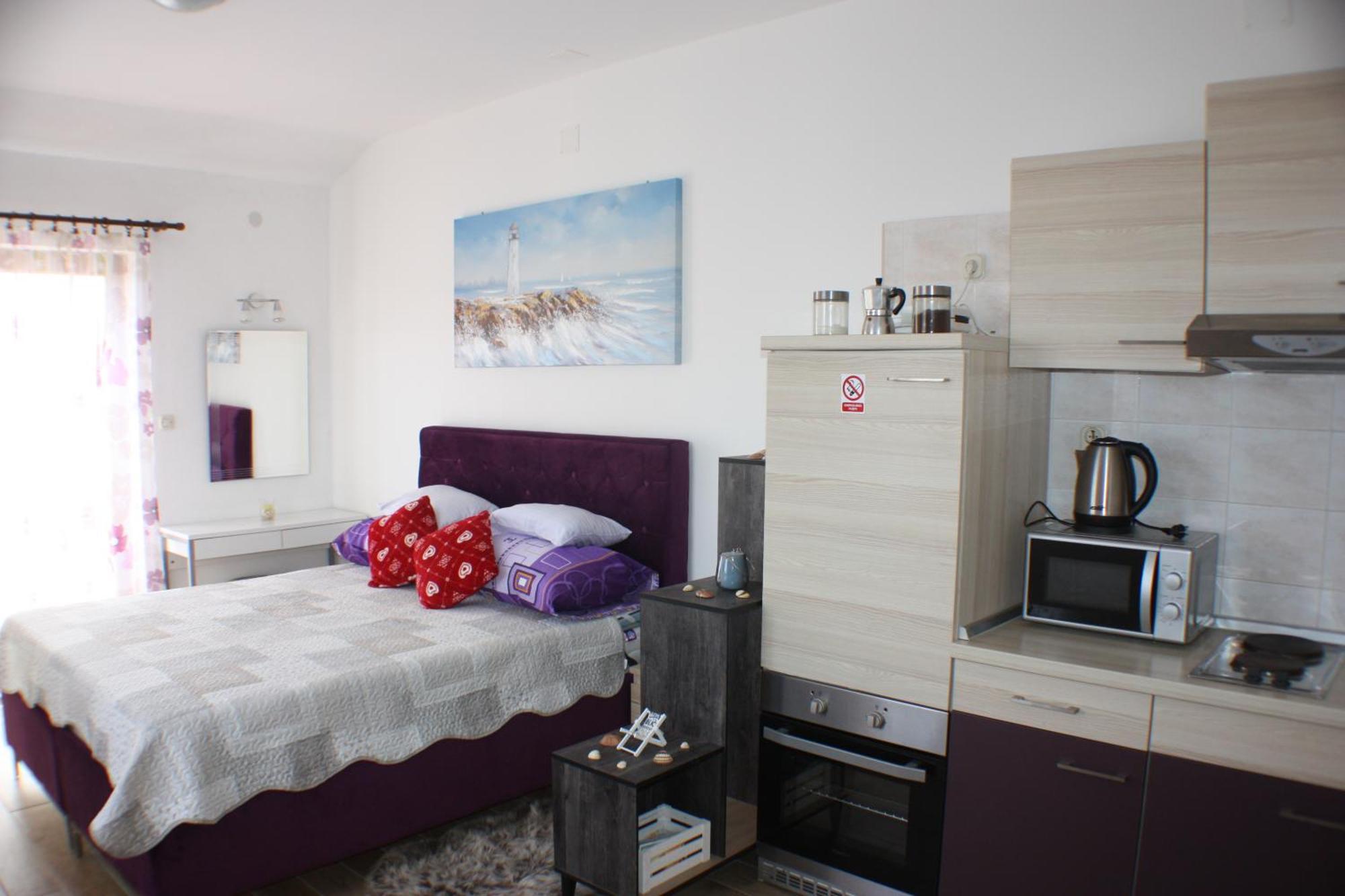 Jacqueline Apartment